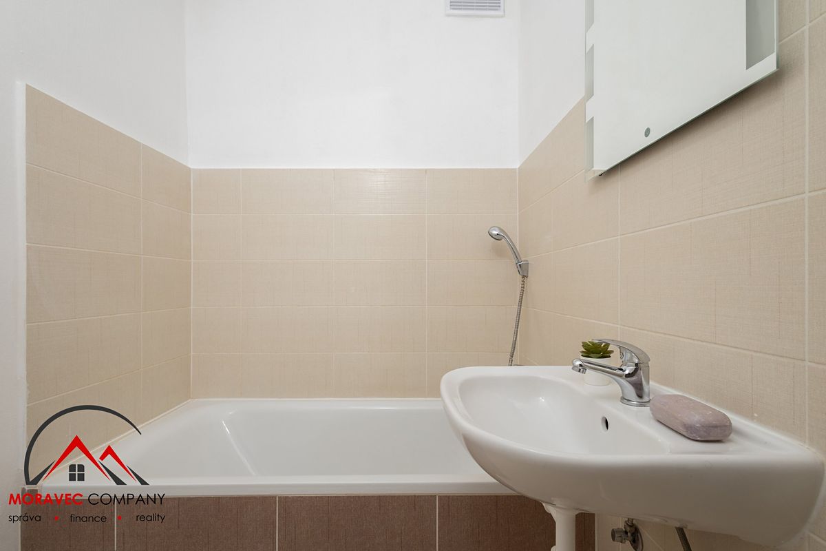 Pronájem bytu 2+1 72 m² – fotografie 5
