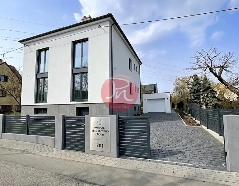 Pronájem rodinného domu 230 m², pozemek 673 m², Ostrava – náhled fotky 1