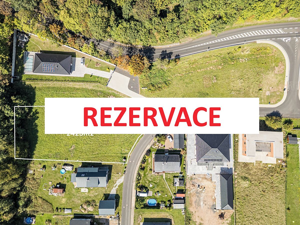 Prodej stavebního pozemku 2425 m²