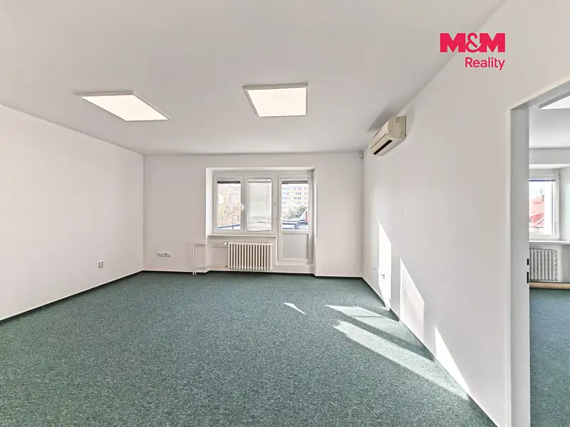 Pronájem kanceláře 77 m², Hradec Králové – náhled fotky 3