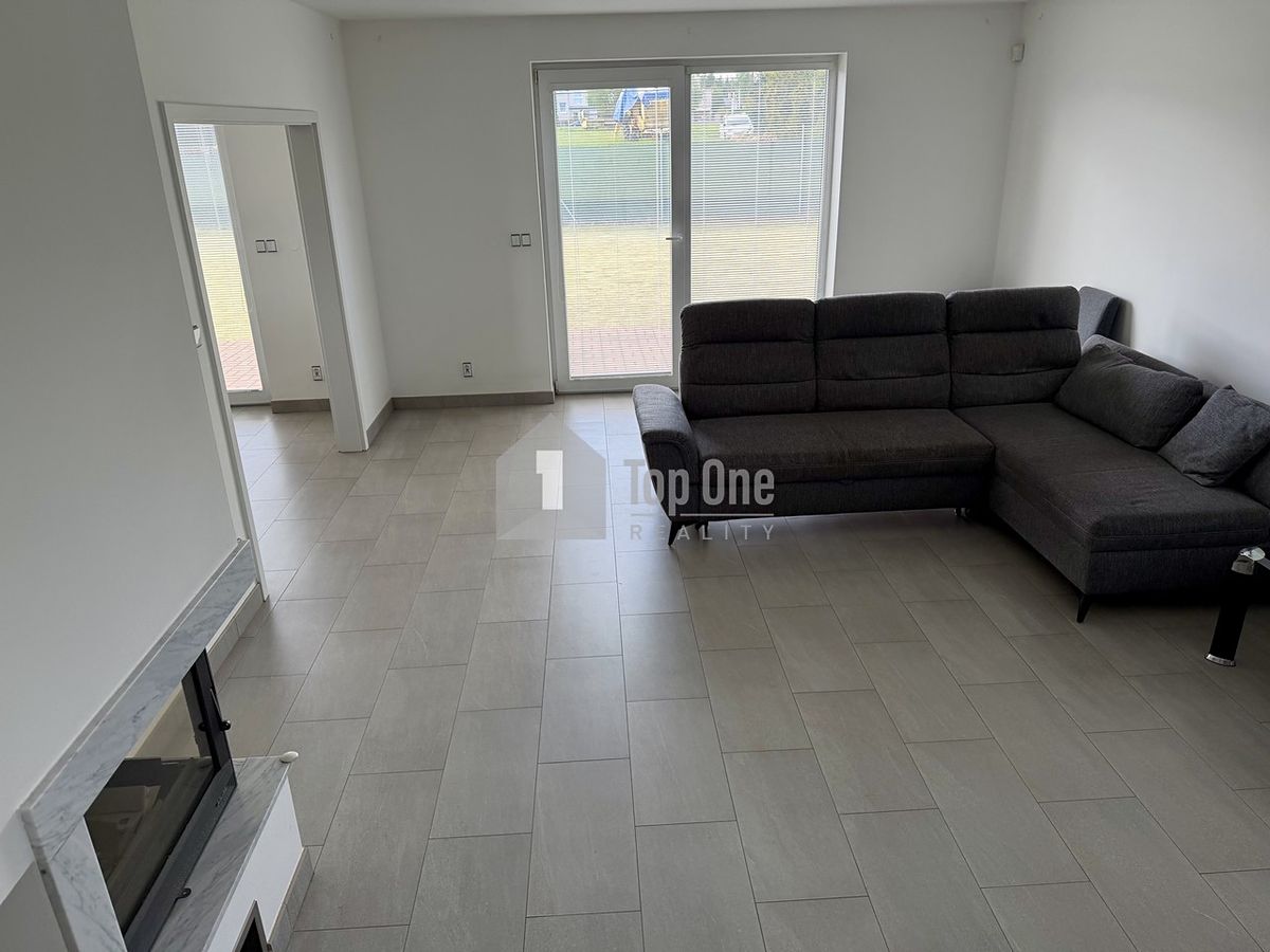Prodej rodinného domu 261 m², pozemek 840 m² – fotografie 5
