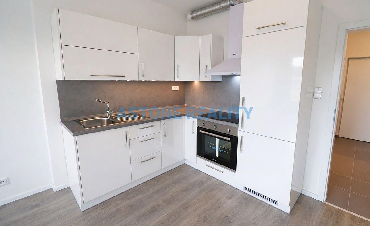 Pronájem bytu 1+kk 37 m²
