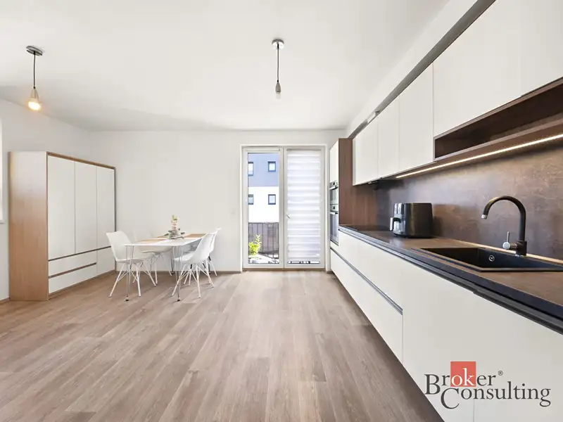 Prodej bytu 3+kk 71 m², Hronov – náhled fotky 1