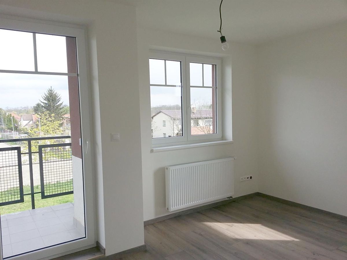 Pronájem rodinného domu 160 m², pozemek 590 m² – fotografie 5