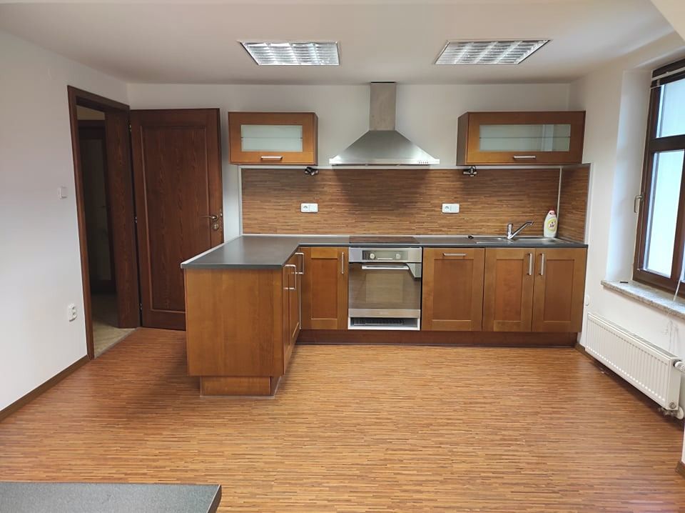 Pronájem bytu 5+1 160 m² – fotografie 2
