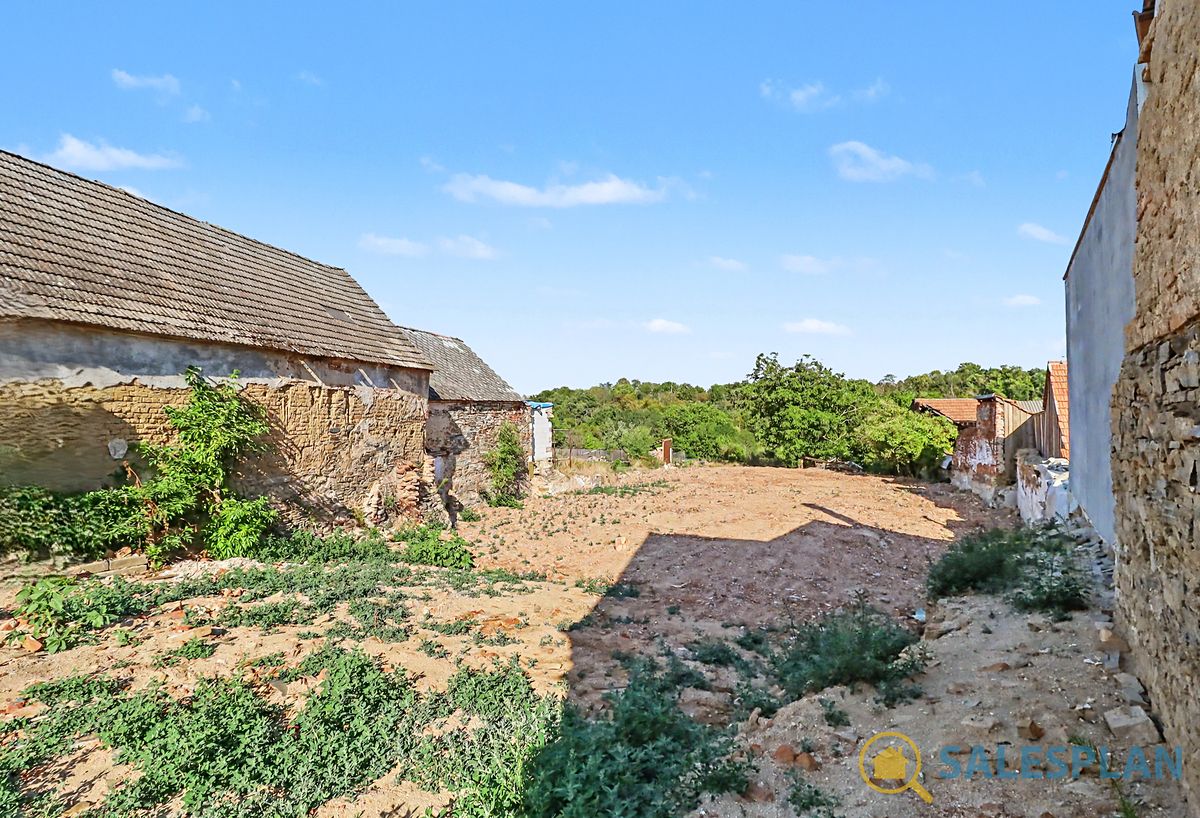 Prodej stavebního pozemku 2318 m² – fotografie 2