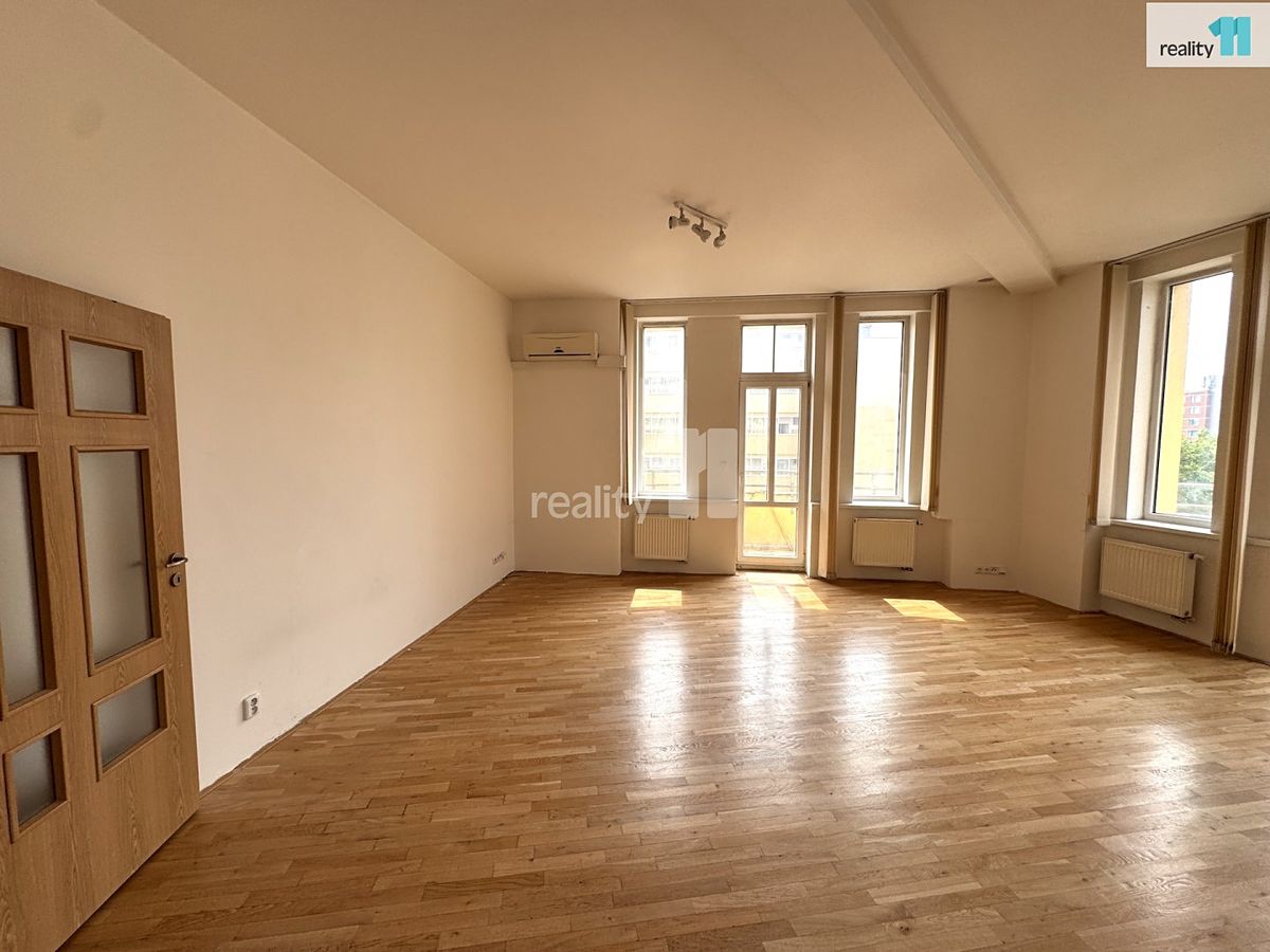 Pronájem bytu 2+kk 86 m² – fotografie 2