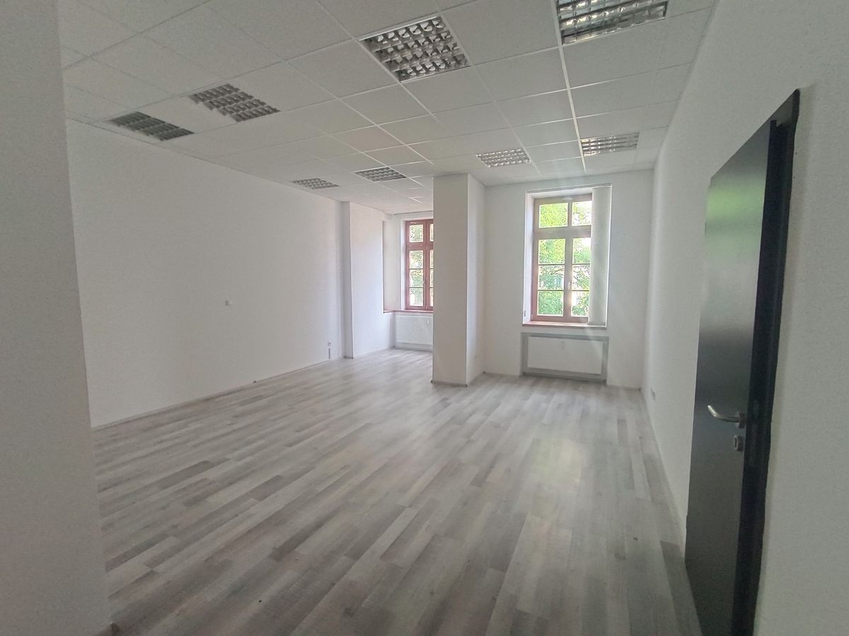 Pronájem kanceláře 87 m² – fotografie 2
