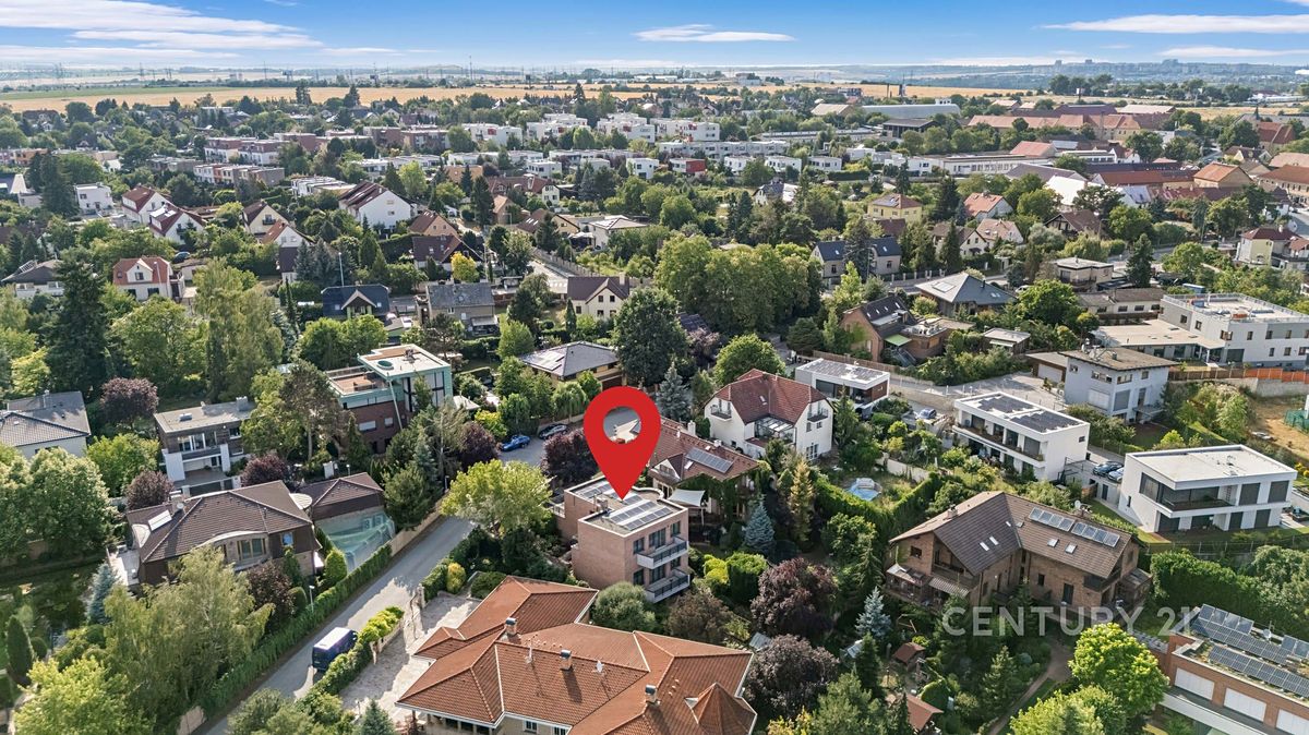 Prodej vícegeneračního domu 298 m², pozemek 712 m² – fotografie 2