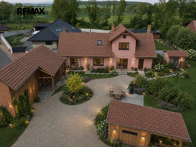 Prodej rodinného domu 160 m², pozemek 1444 m², Měník – náhled fotky 1