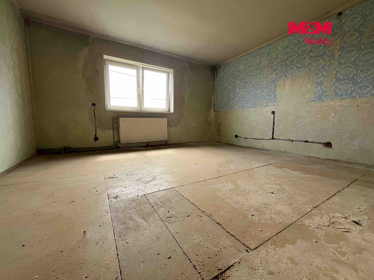 Prodej rodinného domu 204 m², pozemek 704 m² – fotografie 4