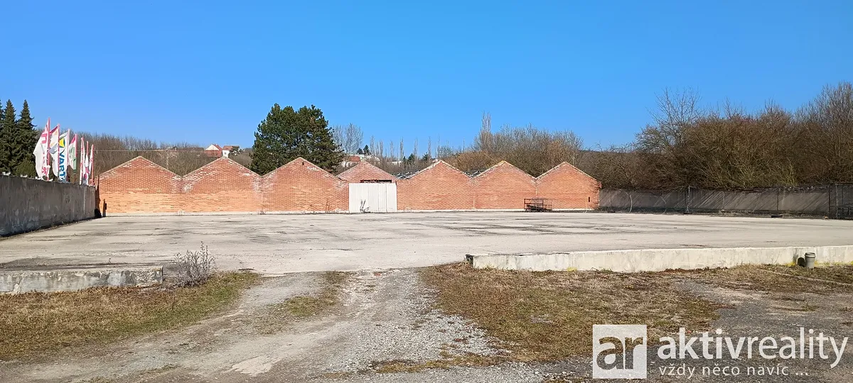 Pronájem komerčního pozemku 2500 m²