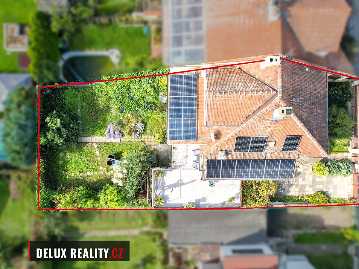 Prodej rodinného domu 213 m², pozemek 207 m² – fotografie 2