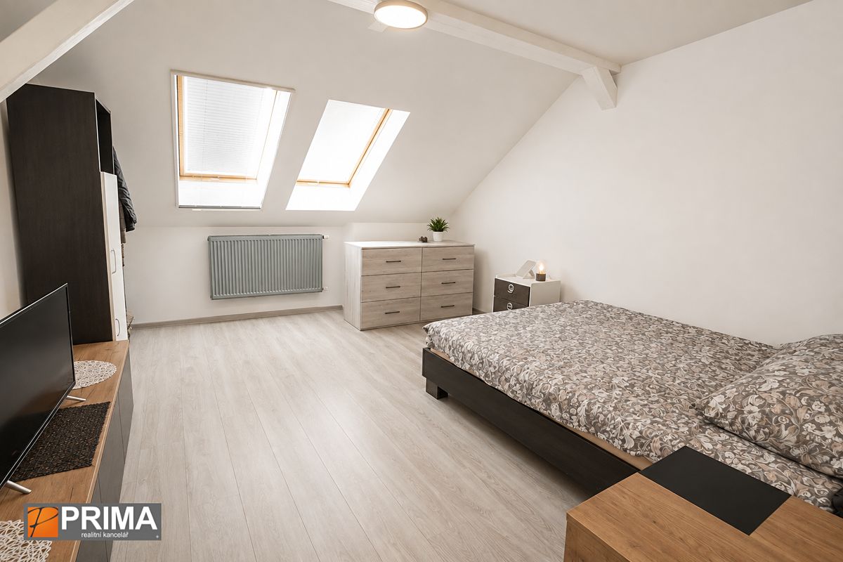 Prodej vícegeneračního domu 210 m², pozemek 181 m² – fotografie 2