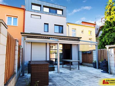 Pronájem rodinného domu 316 m², pozemek 181 m²