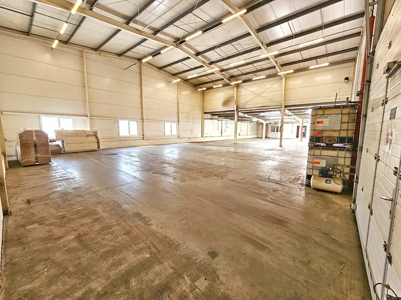 Pronájem výrobní haly, prostoru 1050 m², Hulín – náhled fotky 2