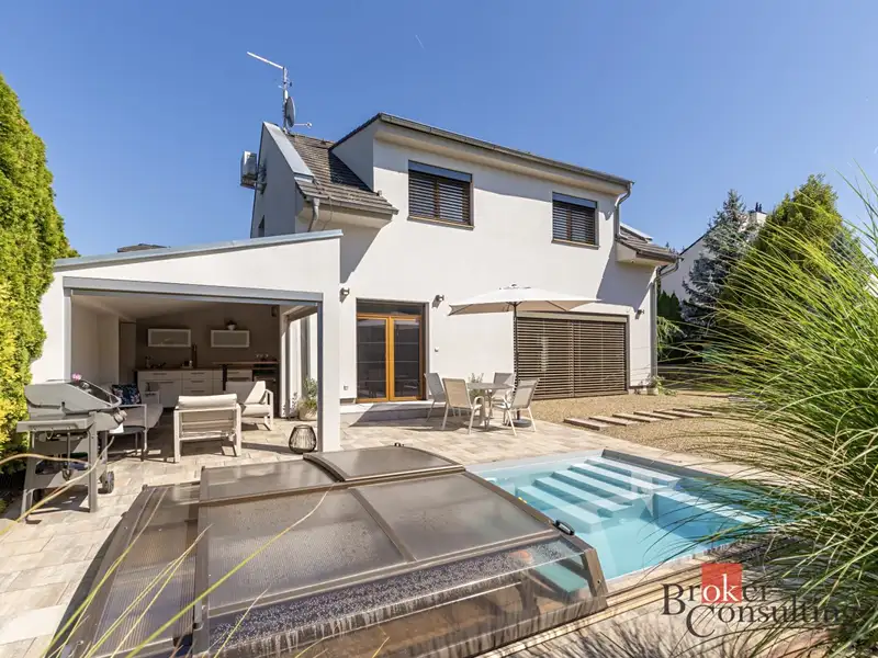 Prodej rodinného domu 165 m², pozemek 520 m², Kobylnice – náhled fotky 1