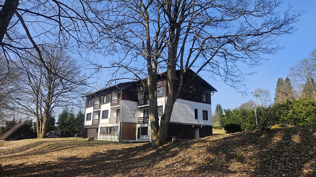 Prodej rodinného domu 635 m², pozemek 11396 m²