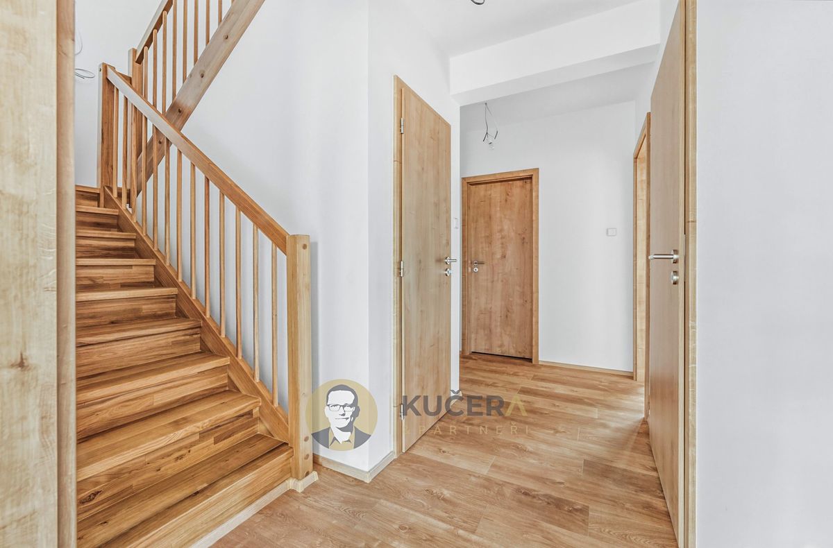 Prodej rodinného domu 145 m², pozemek 600 m² – fotografie 4