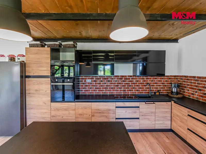 Prodej rodinného domu 156 m², pozemek 1285 m², Králův Dvůr – náhled fotky 2