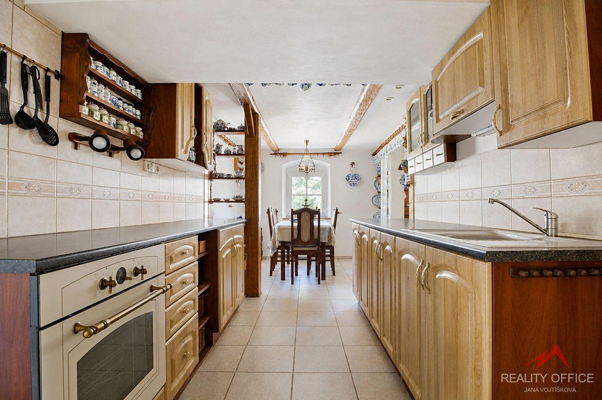 Prodej rodinného domu 120 m², pozemek 1208 m² – fotografie 2
