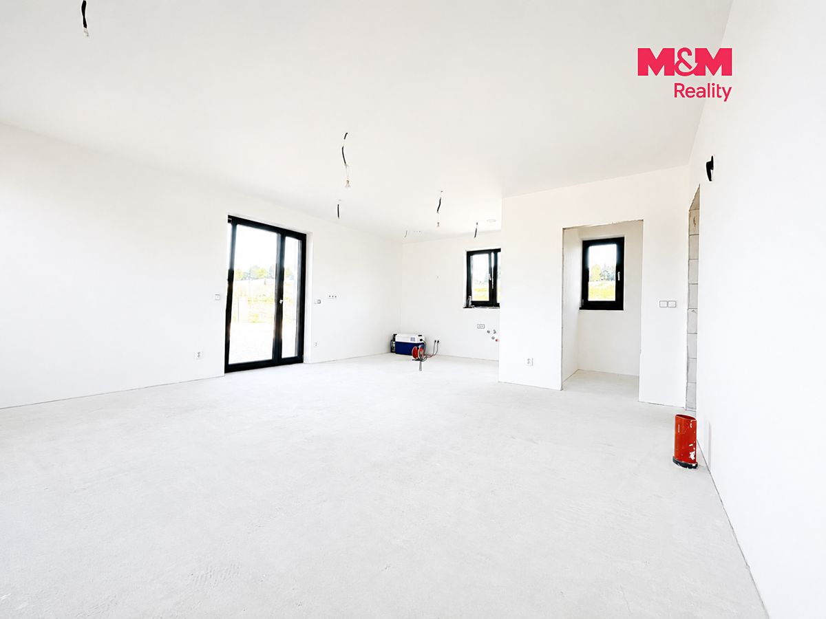 Prodej rodinného domu 96 m², pozemek 931 m² – fotografie 4