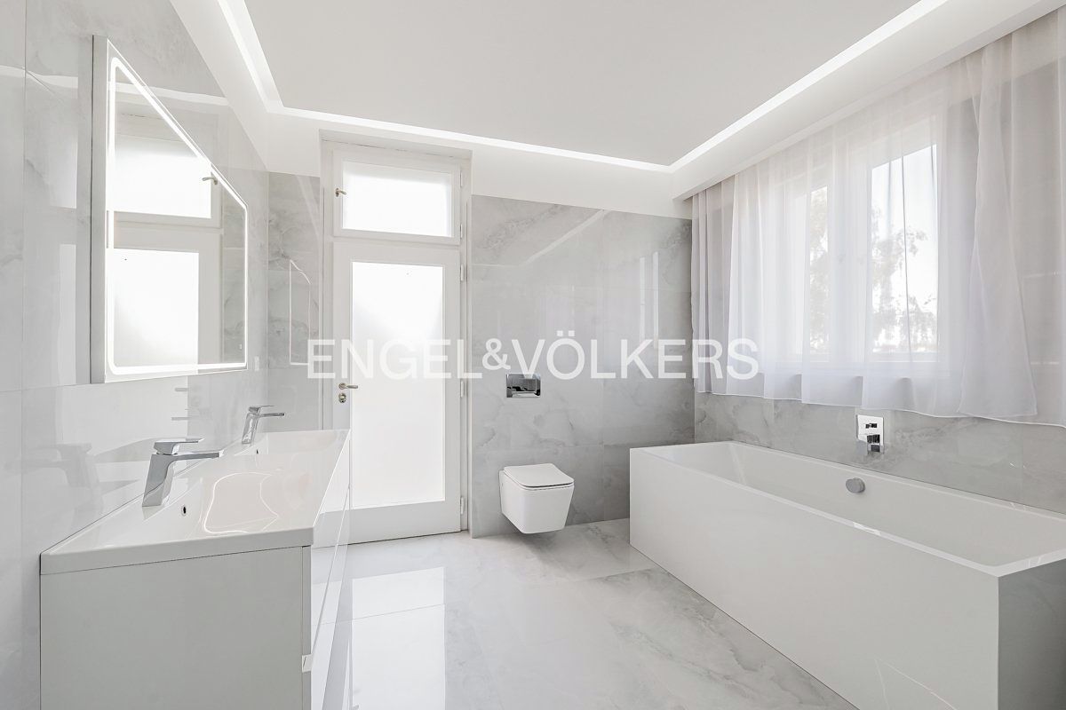 Pronájem bytu 4+1 142 m² – fotografie 4