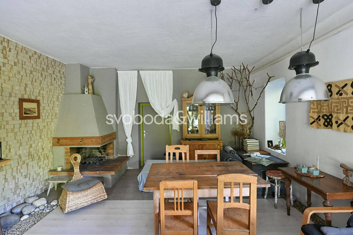 Prodej rodinného domu 349 m², pozemek 2358 m² – fotografie 5