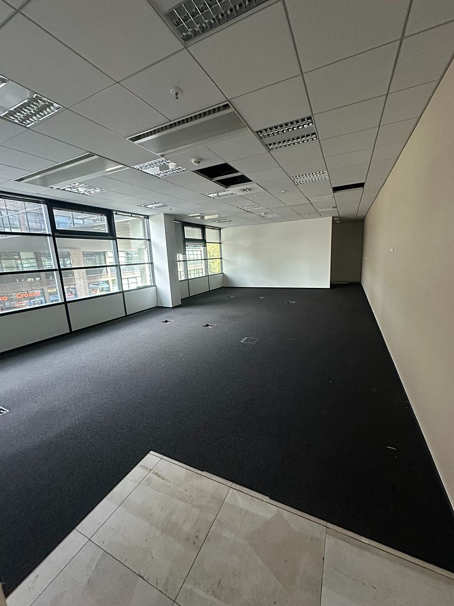 Pronájem kanceláře 228 m² – fotografie 4