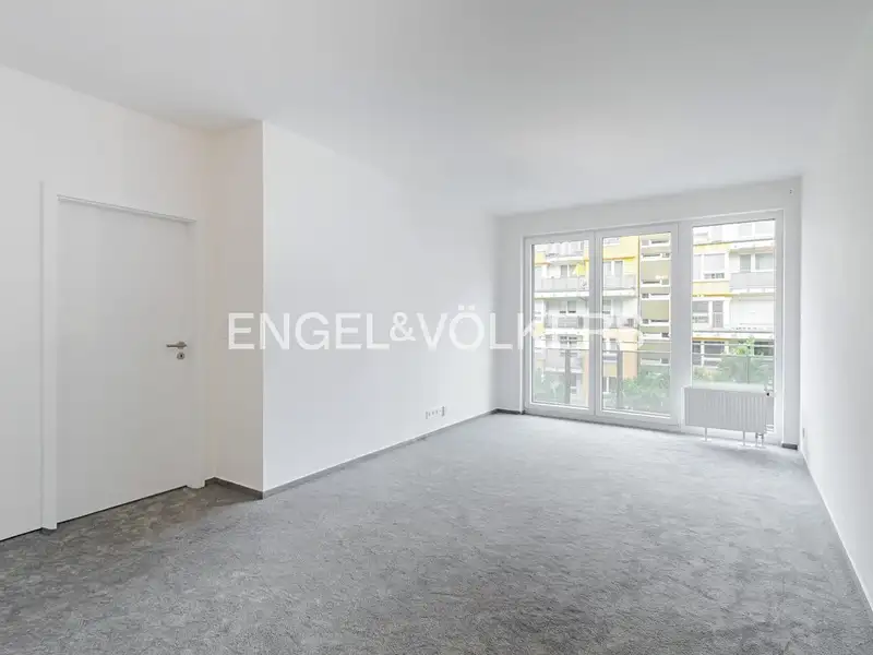 Pronájem bytu 2+kk 42 m², Praha – náhled fotky 1