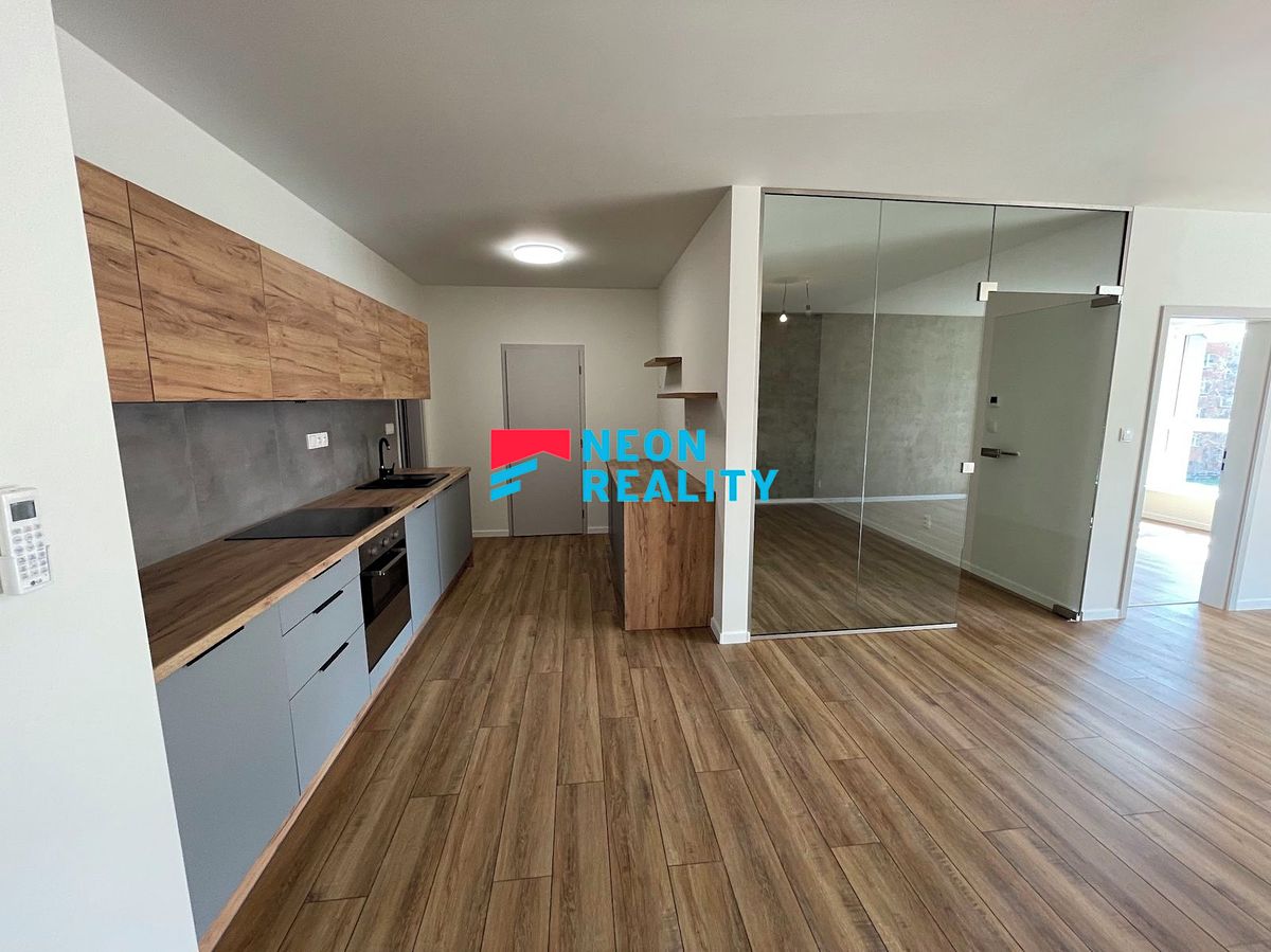 Pronájem bytu 3+kk 87 m²