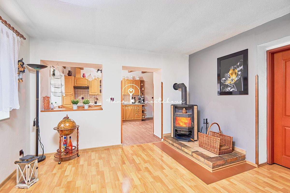 Prodej rodinného domu 231 m², pozemek 477 m² – fotografie 2