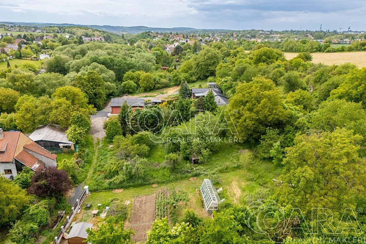 Prodej stavebního pozemku 1714 m²