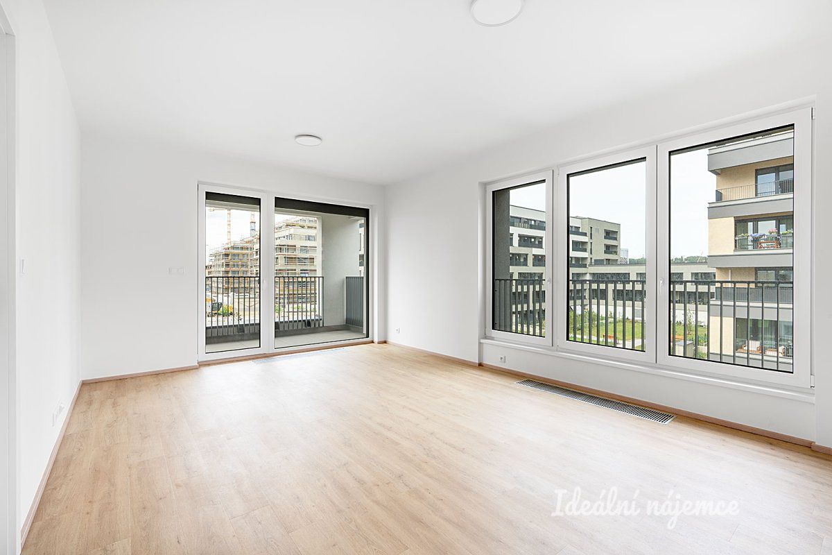 Pronájem bytu 2+kk 60 m² – fotografie 2