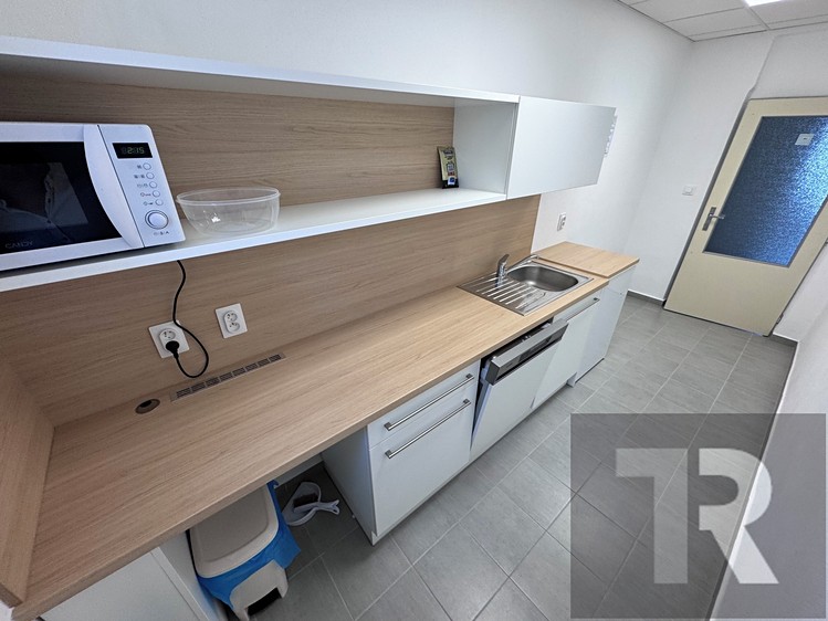Комерційне приміщення в оренду, 16 м² (7 з 15)
