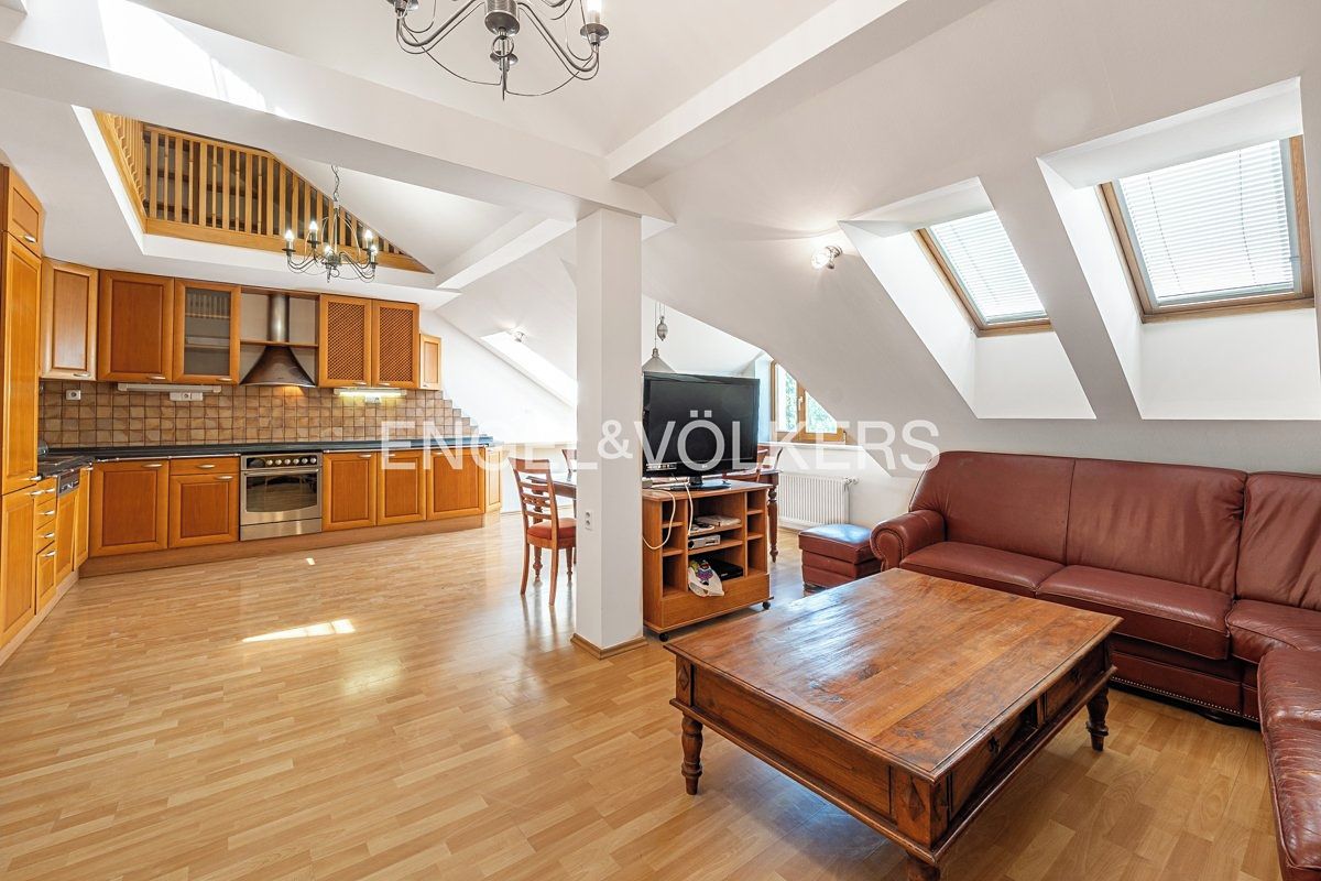 Pronájem bytu 4+kk 173 m² – fotografie 3