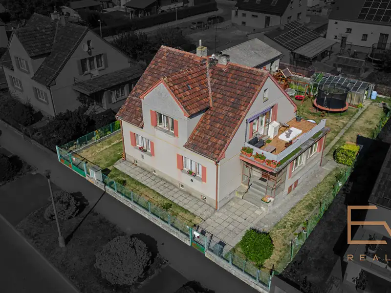 Prodej rodinného domu 216 m², pozemek 681 m², Nové Strašecí – náhled fotky 3