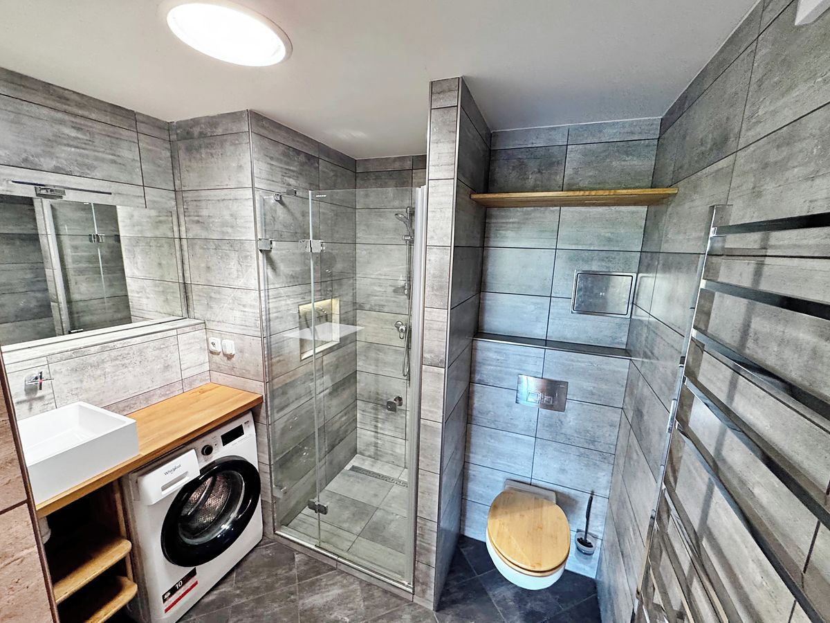 Prodej bytu 2+1 52 m², Vysoký Chlumec – fotka 1 z 3