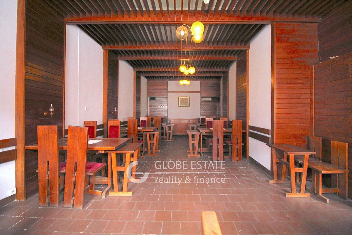 Prodej rodinného domu 450 m², pozemek 1972 m² – fotografie 4