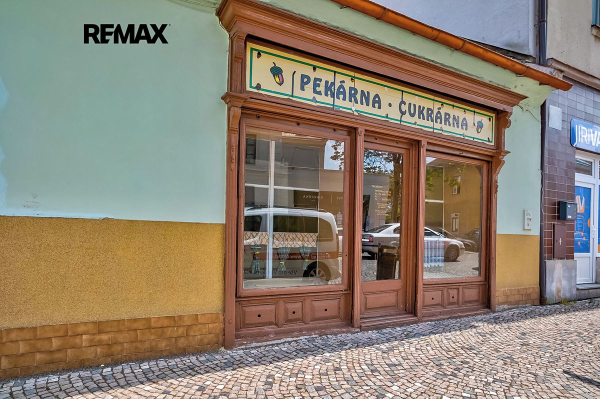 Prodej rodinného domu 168 m², pozemek 431 m² – fotografie 2