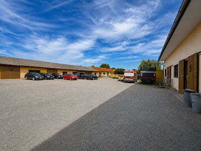 Pronájem skladového prostoru 987 m²