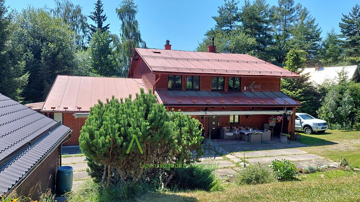 Prodej rodinného domu 232 m², pozemek 2244 m² – fotografie 3