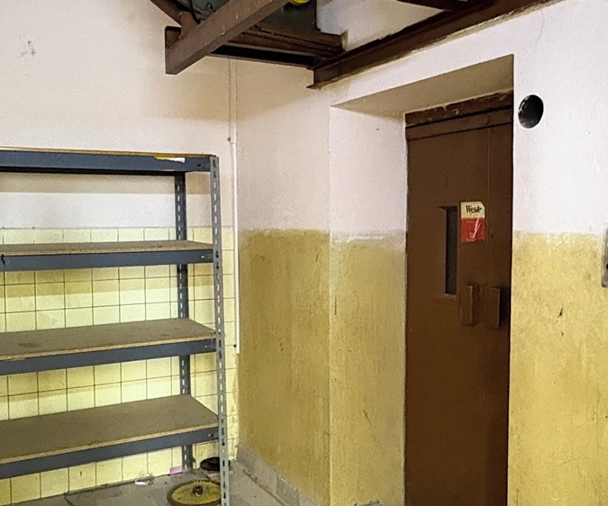 Комерційне приміщення на продаж, 385 м² (27 з 33)