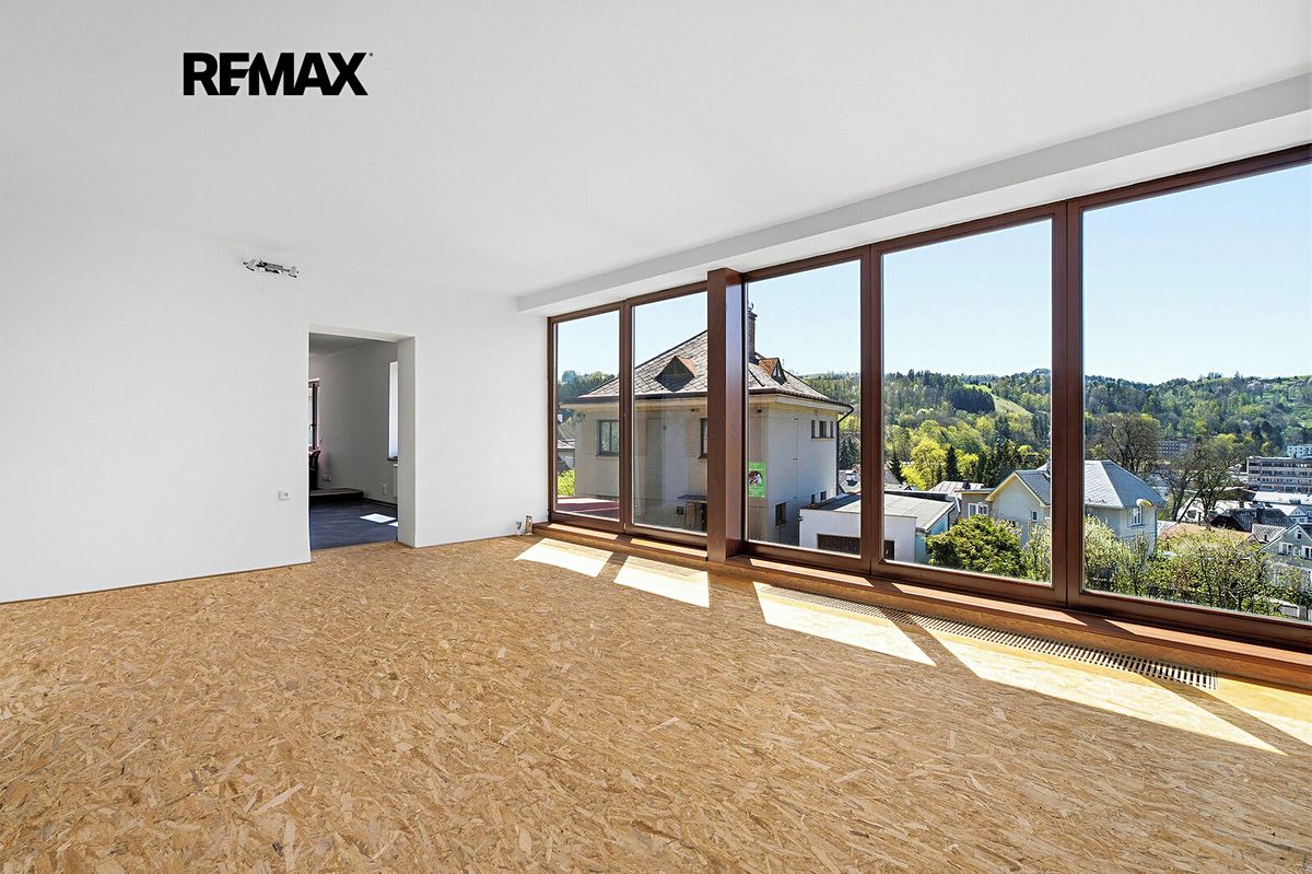 Prodej rodinného domu 654 m², pozemek 391 m² – fotografie 2