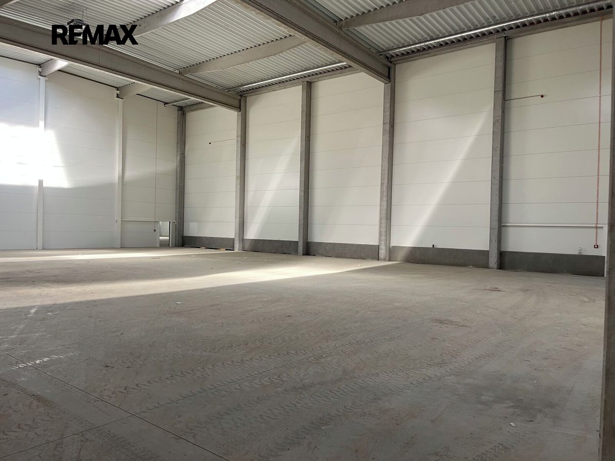Pronájem skladového prostoru 1169 m² – fotografie 5