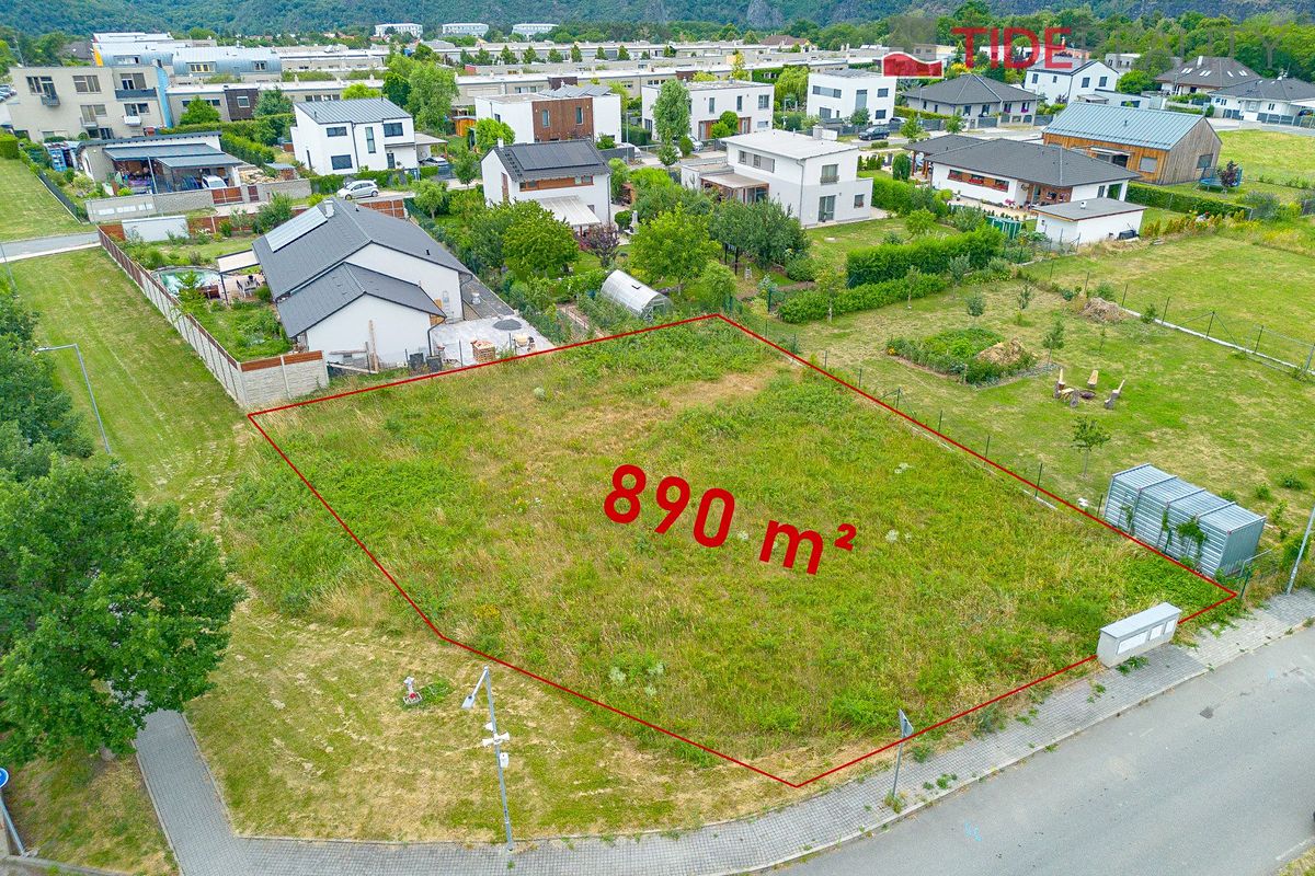Prodej stavebního pozemku 890 m²