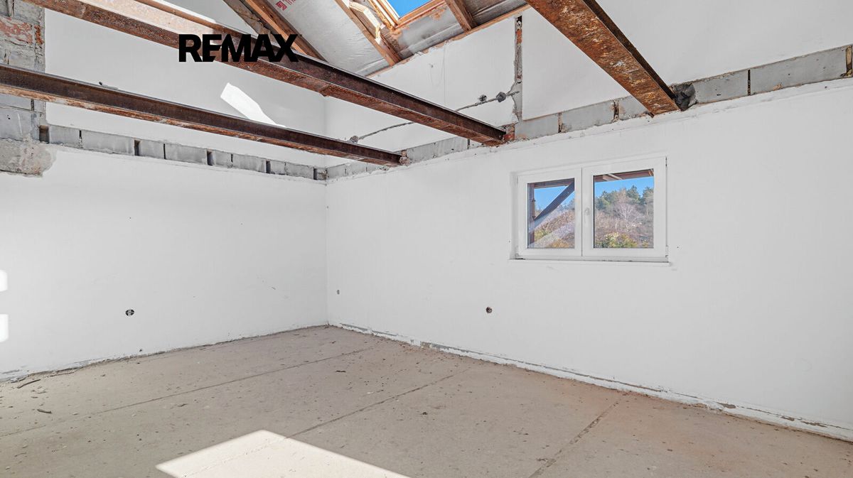 Prodej rodinného domu 308 m², pozemek 12767 m² – fotografie 2