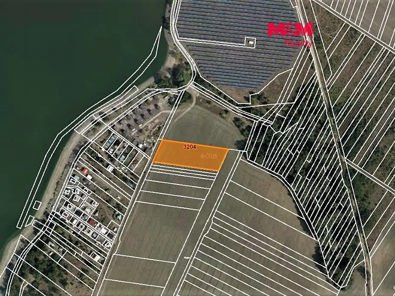 Prodej pole 2433 m², Šakvice – náhled fotky 1