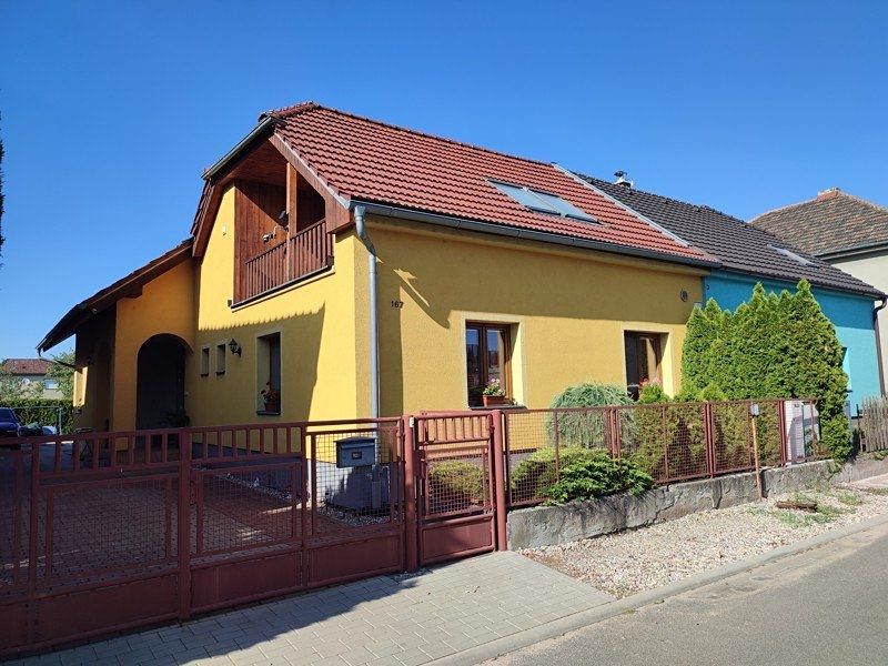 Prodej rodinného domu 200 m², pozemek 787 m²