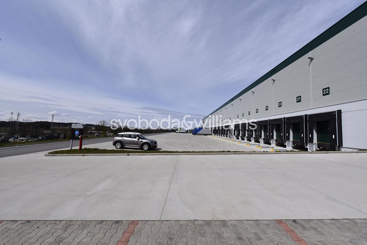 Pronájem skladového prostoru 5943 m² – fotografie 3